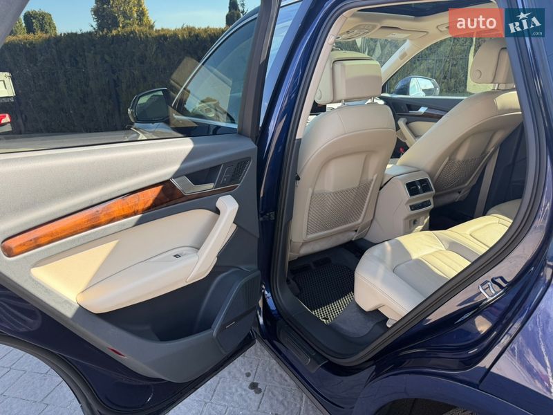 Позашляховик / Кросовер Audi Q5 2017 в Болехові