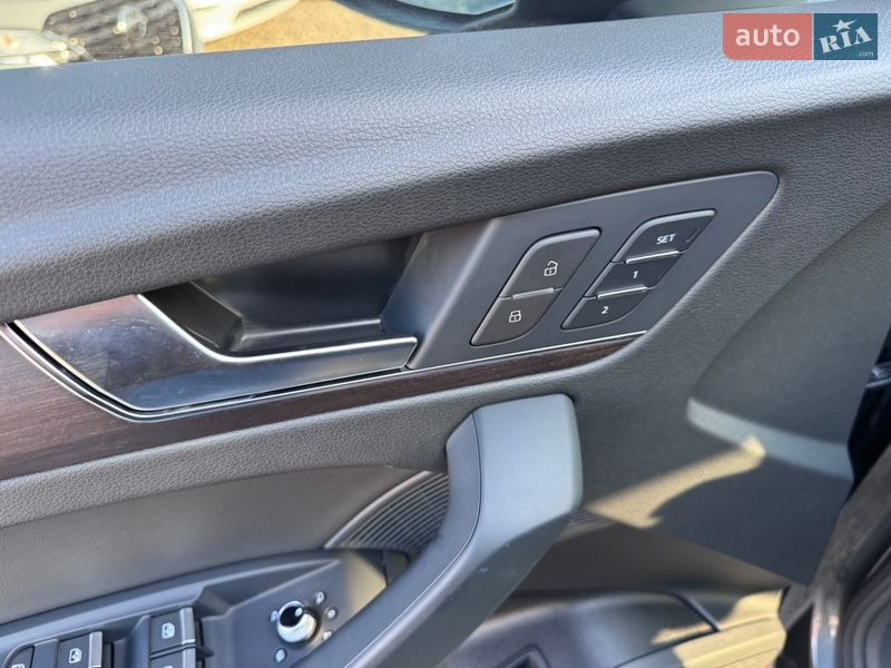 Позашляховик / Кросовер Audi Q5 2023 в Івано-Франківську