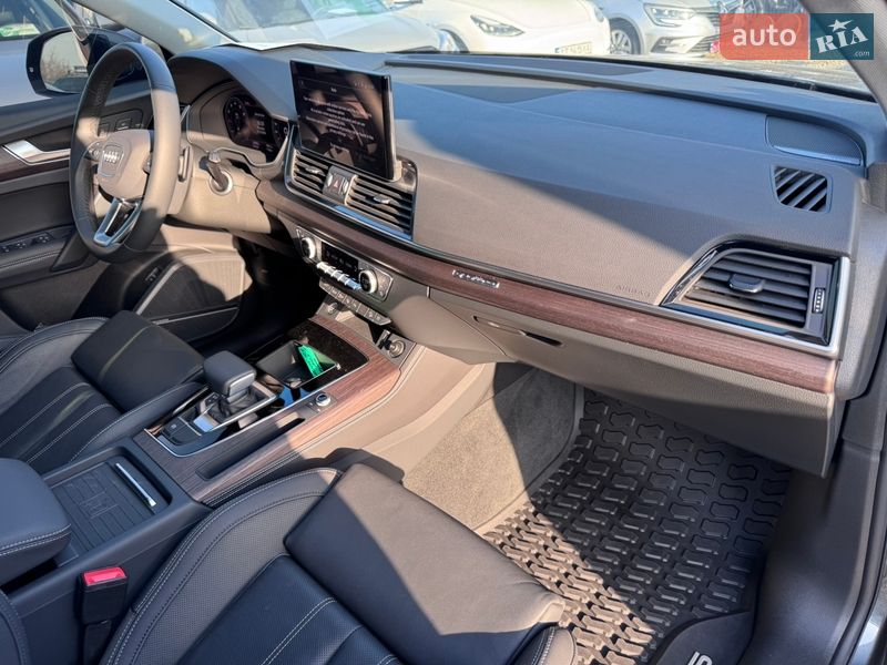 Позашляховик / Кросовер Audi Q5 2023 в Івано-Франківську