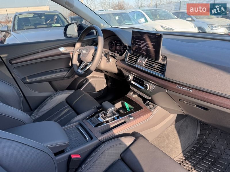 Позашляховик / Кросовер Audi Q5 2023 в Івано-Франківську