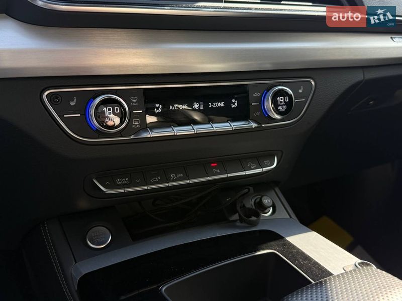 Позашляховик / Кросовер Audi Q5 2020 в Івано-Франківську