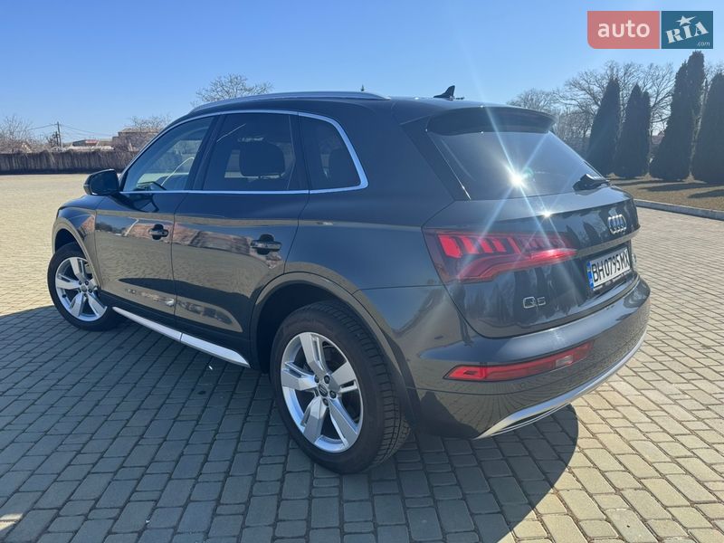 Внедорожник / Кроссовер Audi Q5 2018 в Одессе