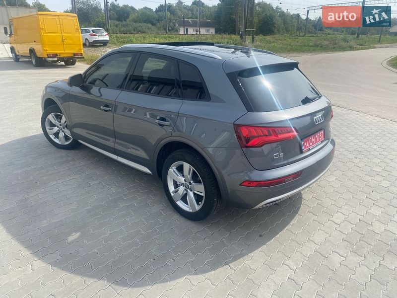 Внедорожник / Кроссовер Audi Q5 2017 в Пустомытах