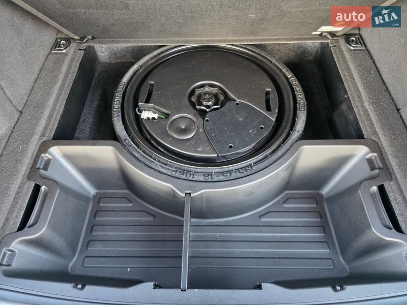 Внедорожник / Кроссовер Audi Q5 2015 в Гусятине