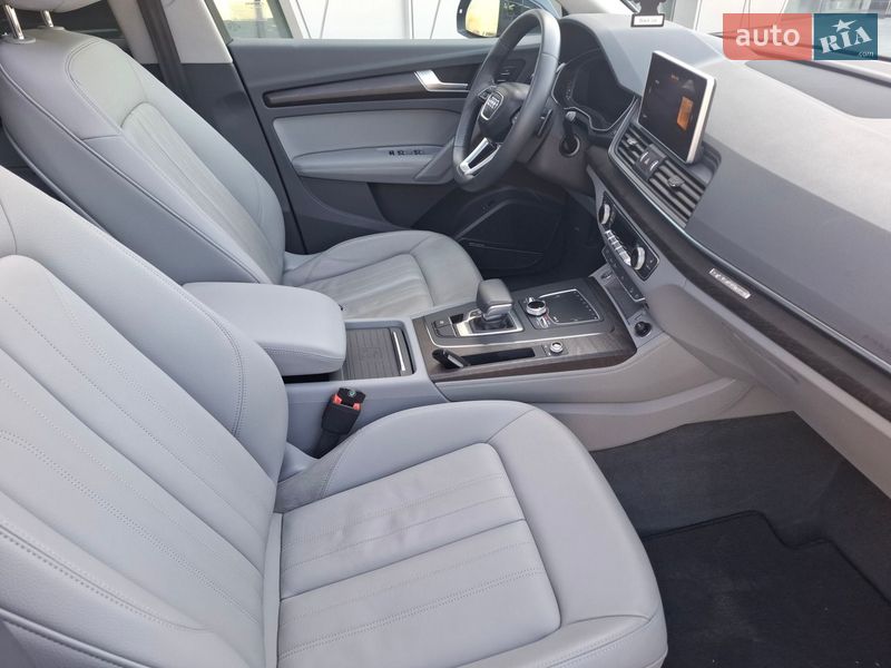 Внедорожник / Кроссовер Audi Q5 2019 в Ужгороде