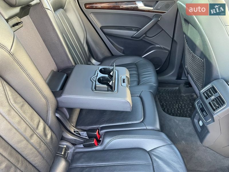Внедорожник / Кроссовер Audi Q5 2017 в Хмельницком