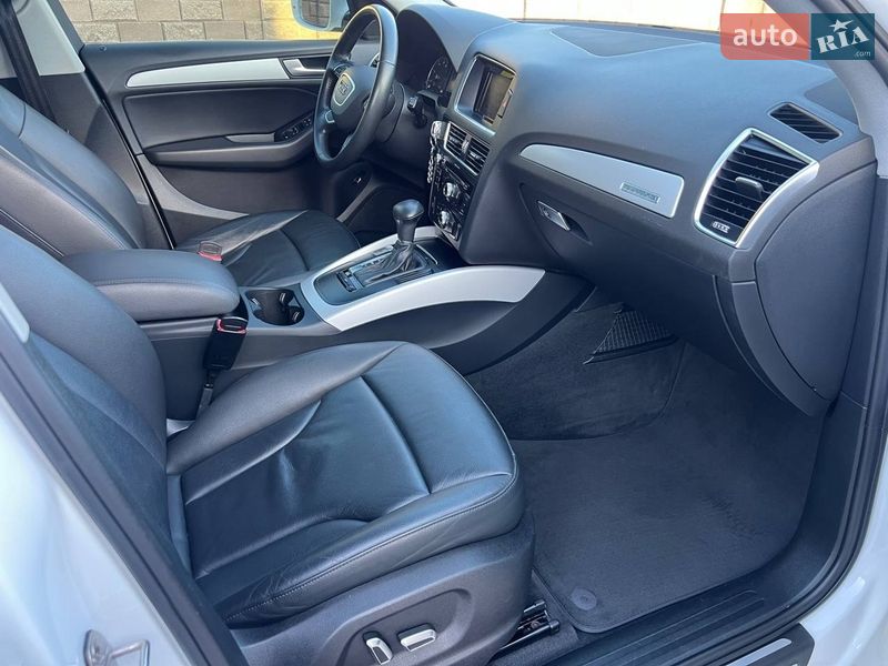 Внедорожник / Кроссовер Audi Q5 2015 в Ровно