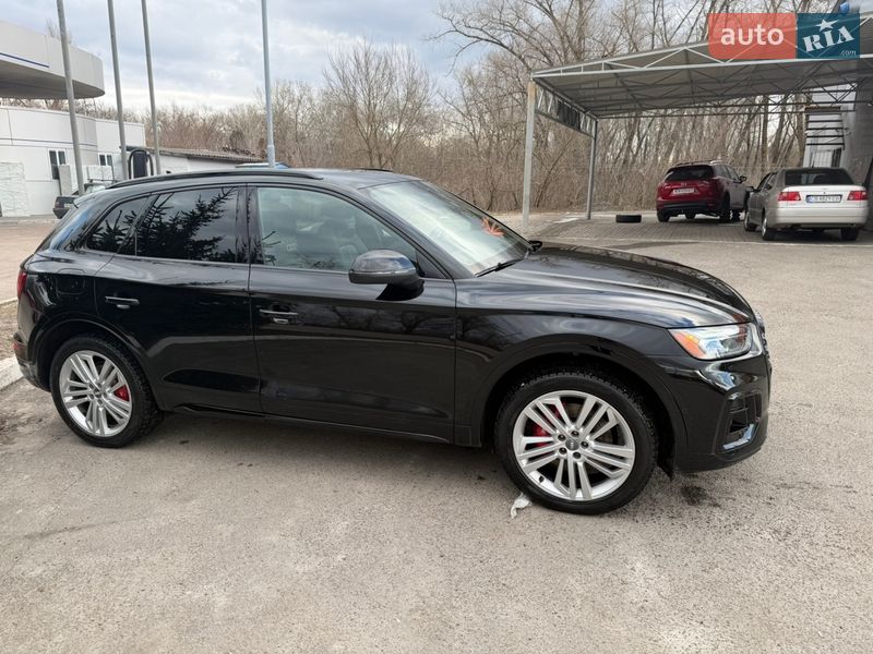 Позашляховик / Кросовер Audi Q5 2021 в Чернігові