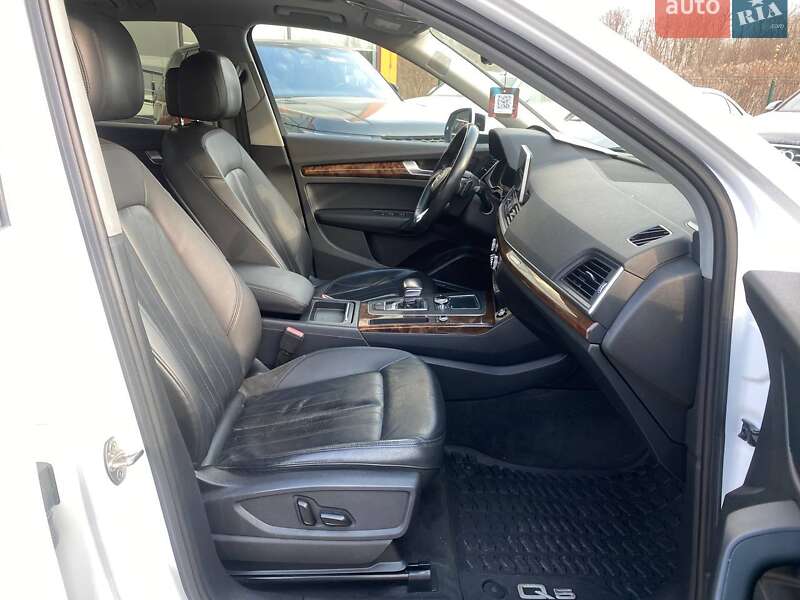 Внедорожник / Кроссовер Audi Q5 2017 в Львове
