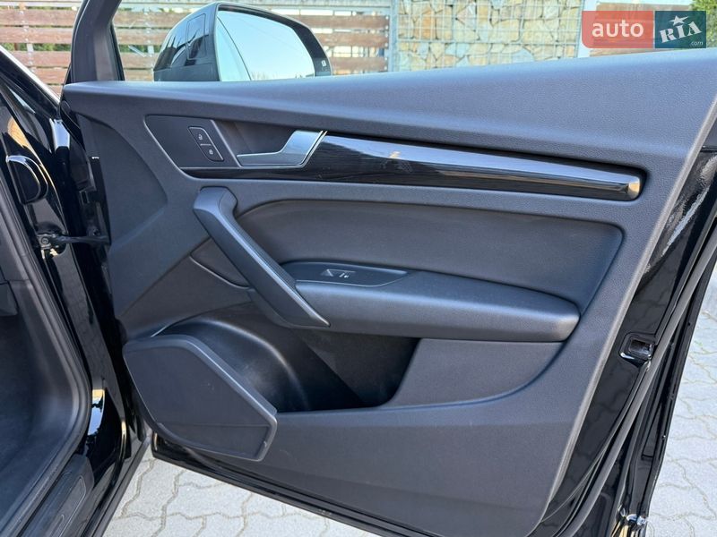 Внедорожник / Кроссовер Audi Q5 2019 в Стрые
