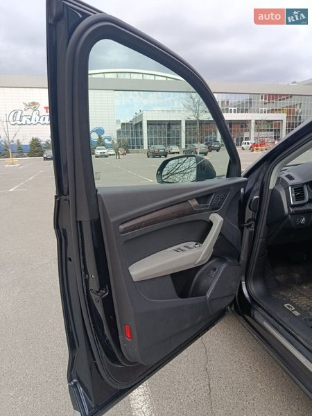 Внедорожник / Кроссовер Audi Q5 2018 в Киеве