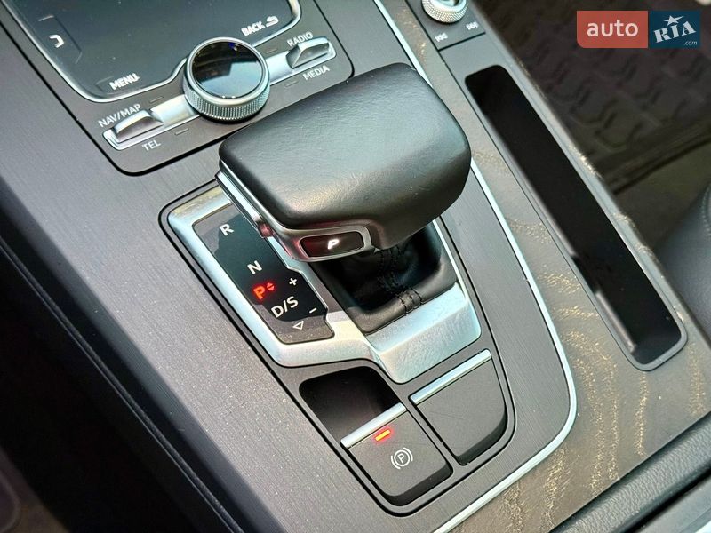 Внедорожник / Кроссовер Audi Q5 2017 в Харькове