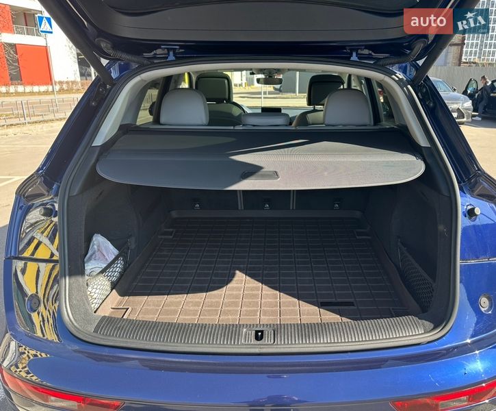 Внедорожник / Кроссовер Audi Q5 2019 в Киеве