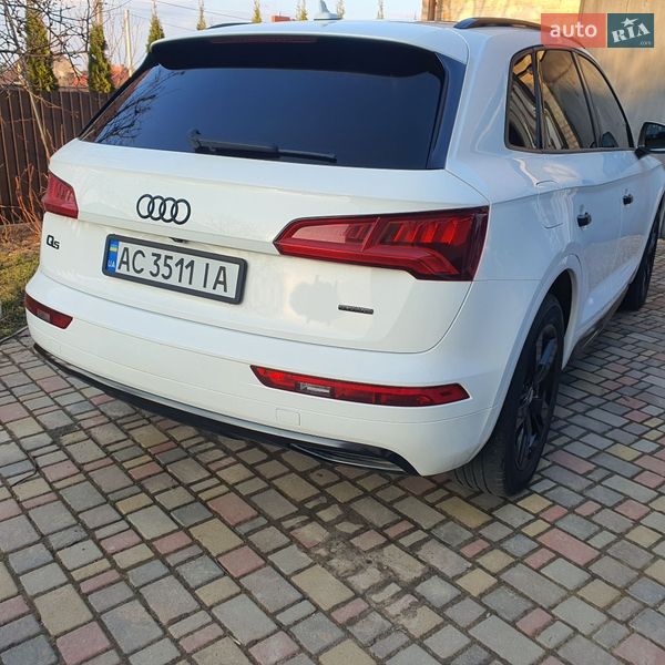 Позашляховик / Кросовер Audi Q5 2017 в Луцьку