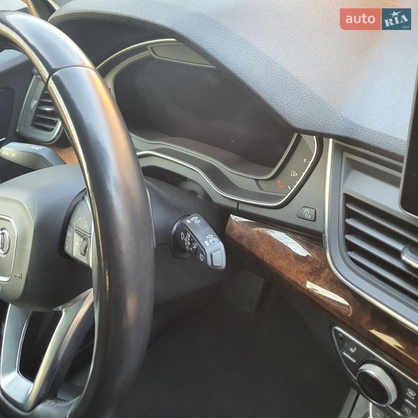 Позашляховик / Кросовер Audi Q5 2017 в Луцьку