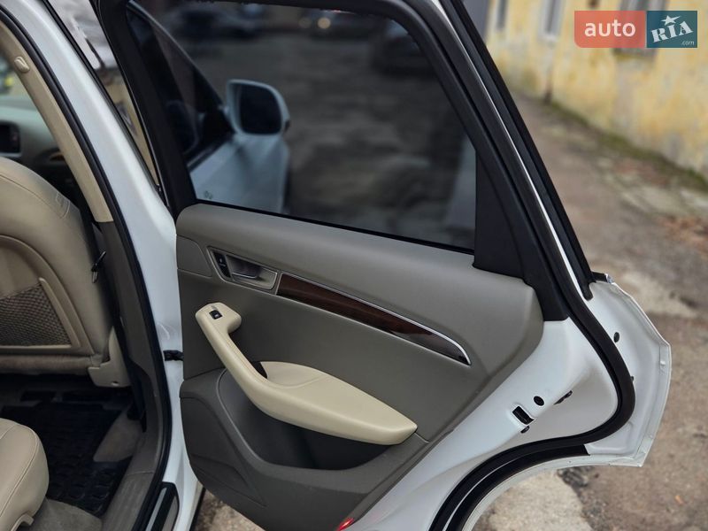 Позашляховик / Кросовер Audi Q5 2011 в Одесі