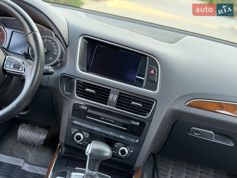 Внедорожник / Кроссовер Audi Q5 2015 в Одессе