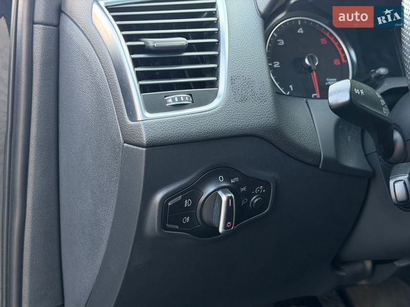 Внедорожник / Кроссовер Audi Q5 2015 в Одессе