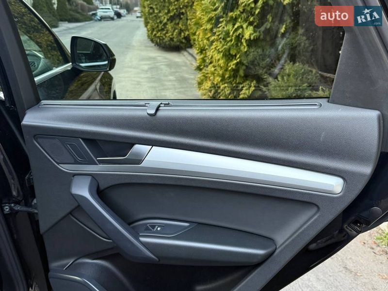 Внедорожник / Кроссовер Audi Q5 2022 в Киеве