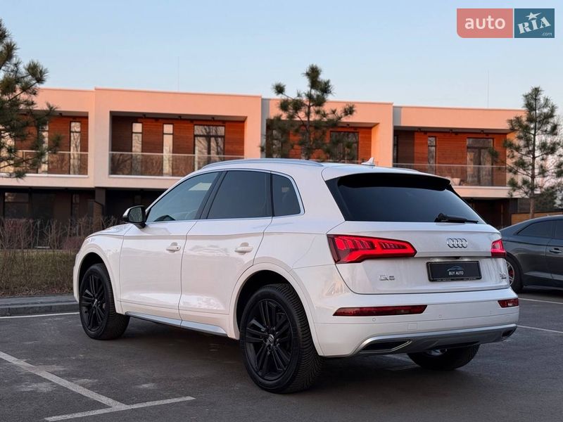 Внедорожник / Кроссовер Audi Q5 2017 в Киеве