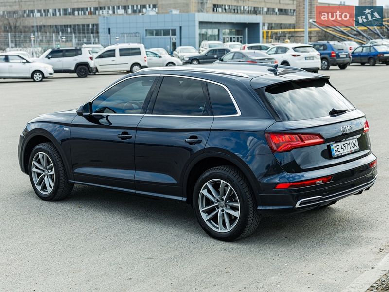 Внедорожник / Кроссовер Audi Q5 2019 в Днепре
