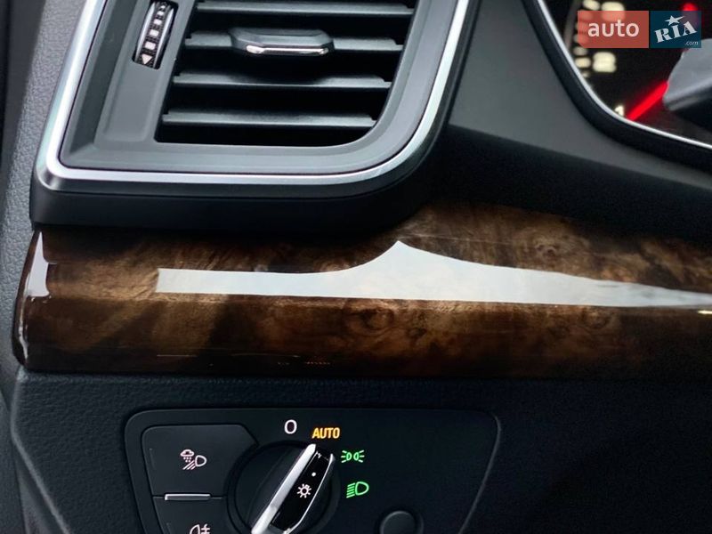 Позашляховик / Кросовер Audi Q5 2018 в Києві