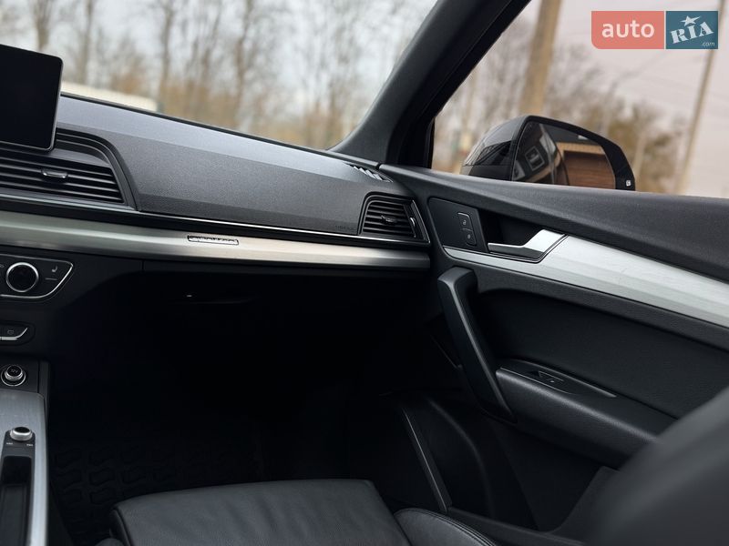 Внедорожник / Кроссовер Audi Q5 2018 в Ровно