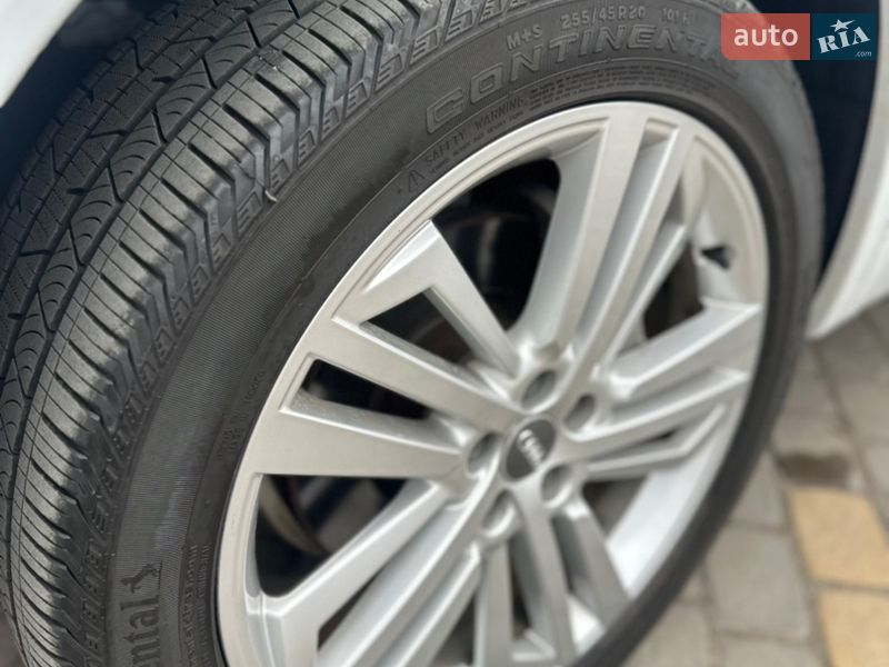 Позашляховик / Кросовер Audi Q5 2020 в Луцьку