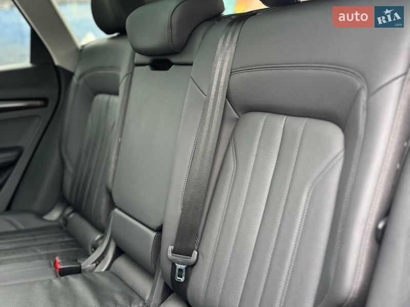 Позашляховик / Кросовер Audi Q5 2020 в Луцьку