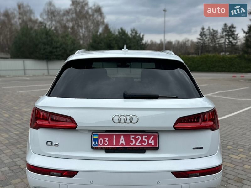 Позашляховик / Кросовер Audi Q5 2020 в Луцьку