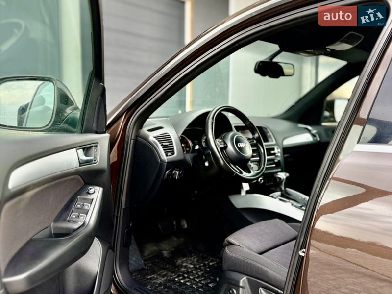 Внедорожник / Кроссовер Audi Q5 2012 в Тернополе