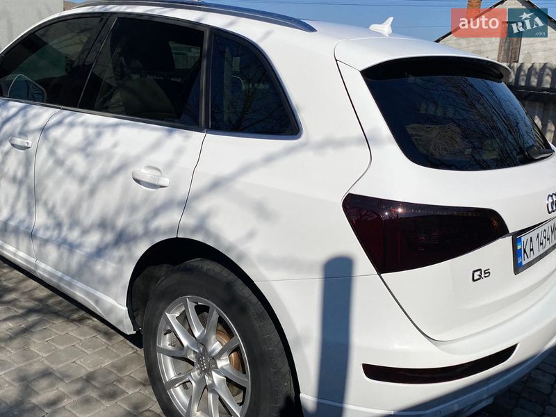 Позашляховик / Кросовер Audi Q5 2010 в Немирові