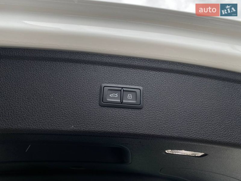 Позашляховик / Кросовер Audi Q5 2018 в Львові