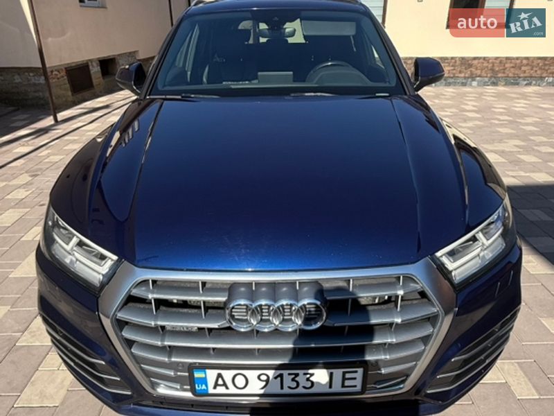 Позашляховик / Кросовер Audi Q5 2017 в Хусті