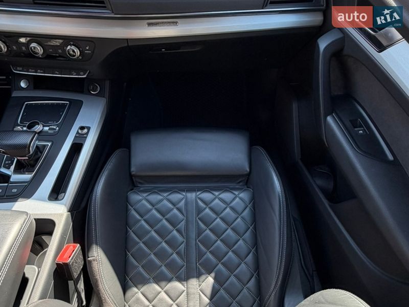 Позашляховик / Кросовер Audi Q5 2017 в Хусті