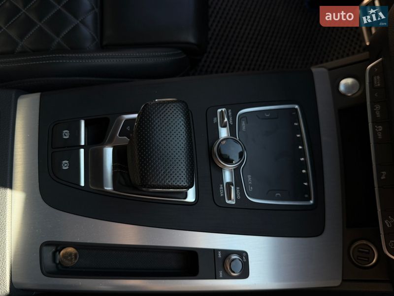 Позашляховик / Кросовер Audi Q5 2017 в Хусті