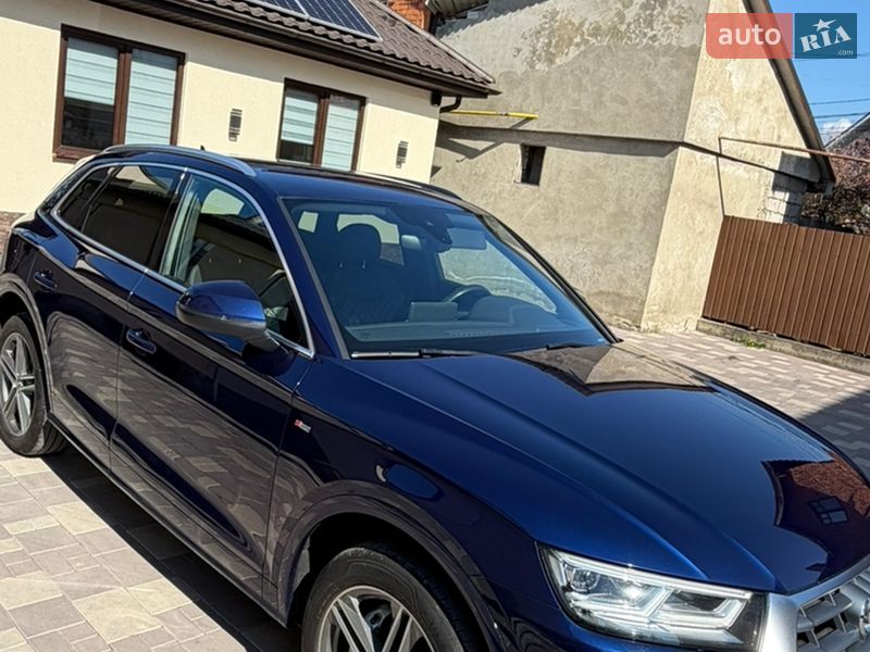 Позашляховик / Кросовер Audi Q5 2017 в Хусті