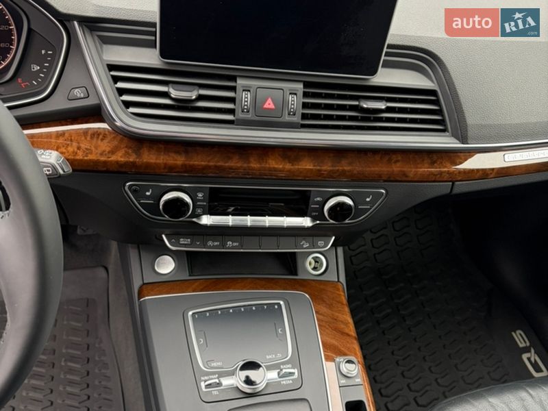 Позашляховик / Кросовер Audi Q5 2017 в Києві