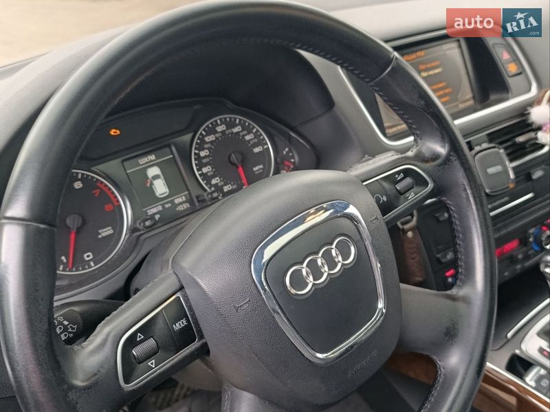 Внедорожник / Кроссовер Audi Q5 2011 в Смеле