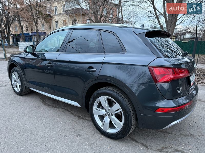 Внедорожник / Кроссовер Audi Q5 2017 в Полтаве