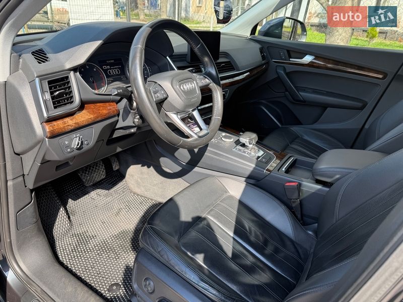 Внедорожник / Кроссовер Audi Q5 2017 в Полтаве