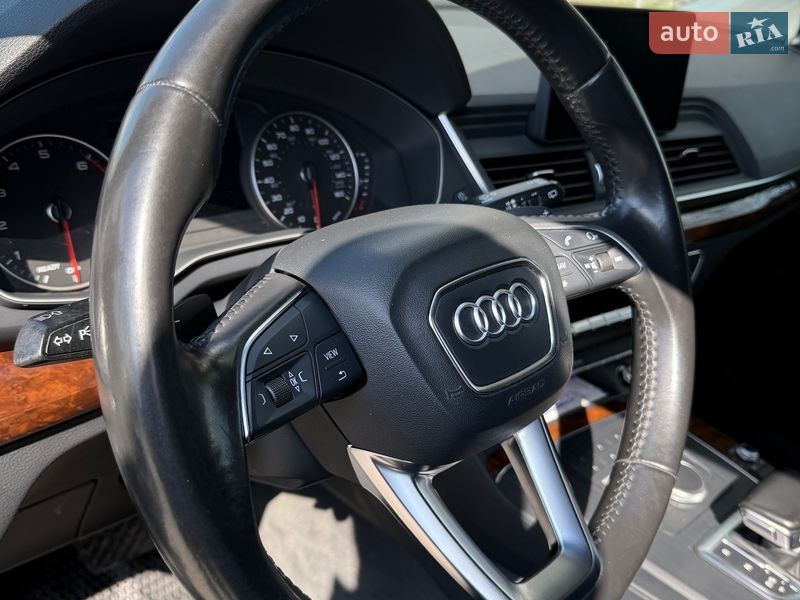 Внедорожник / Кроссовер Audi Q5 2017 в Полтаве