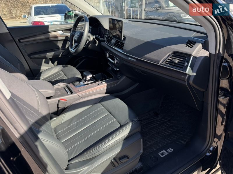 Позашляховик / Кросовер Audi Q5 2021 в Києві
