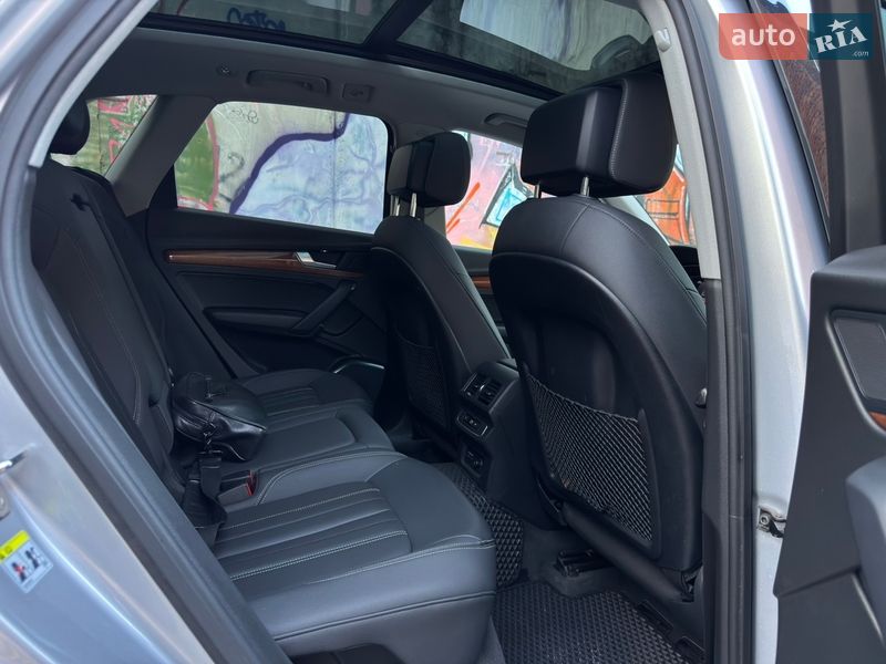 Внедорожник / Кроссовер Audi Q5 2021 в Днепре