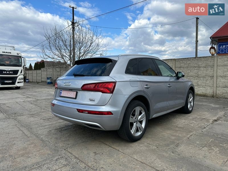 Внедорожник / Кроссовер Audi Q5 2018 в Владимире