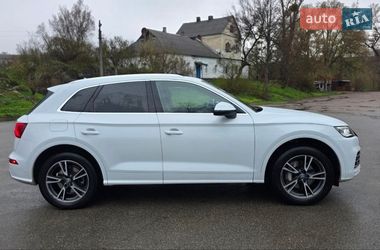Позашляховик / Кросовер Audi Q5 2019 в Києві