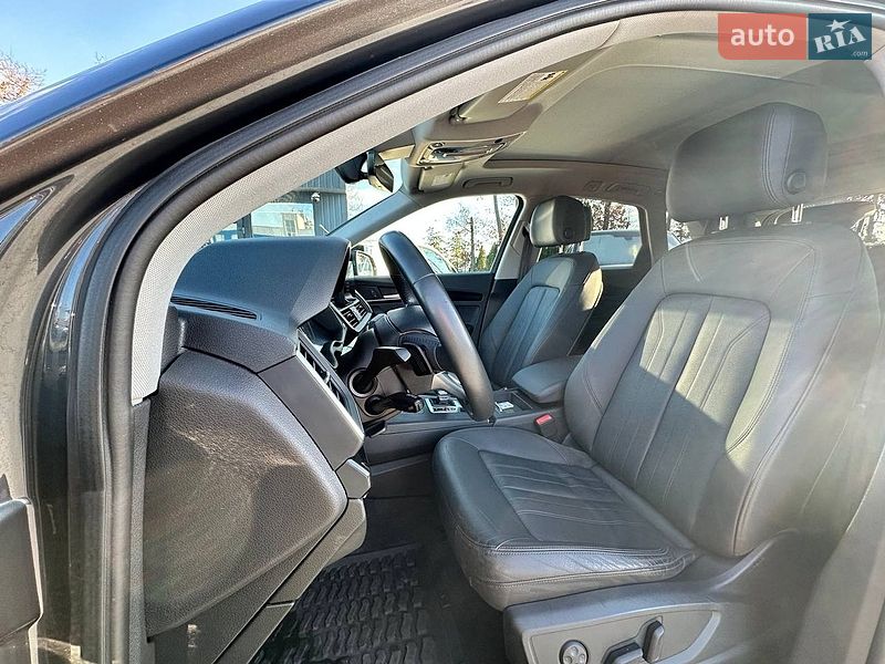 Позашляховик / Кросовер Audi Q5 2020 в Києві