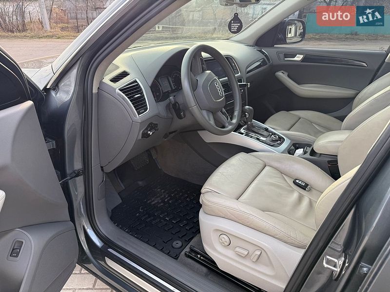 Позашляховик / Кросовер Audi Q5 2011 в Новоархангельську