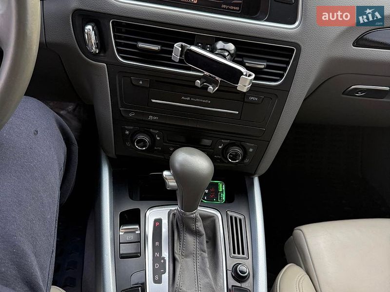 Позашляховик / Кросовер Audi Q5 2011 в Новоархангельську