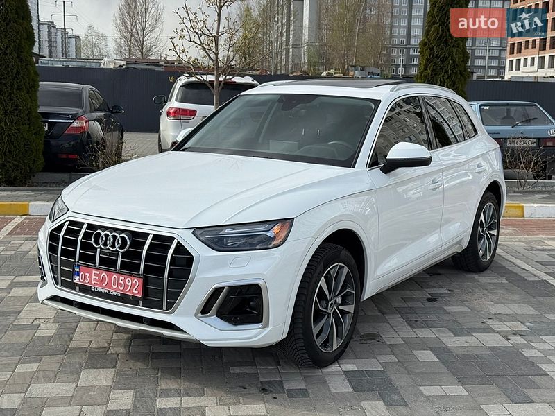 Позашляховик / Кросовер Audi Q5 2021 в Києві